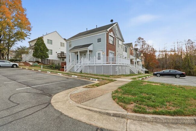 Building Photo - 15663 Viewpoint Cir