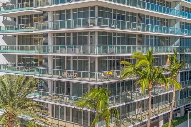 Building Photo - 3737 Collins Ave