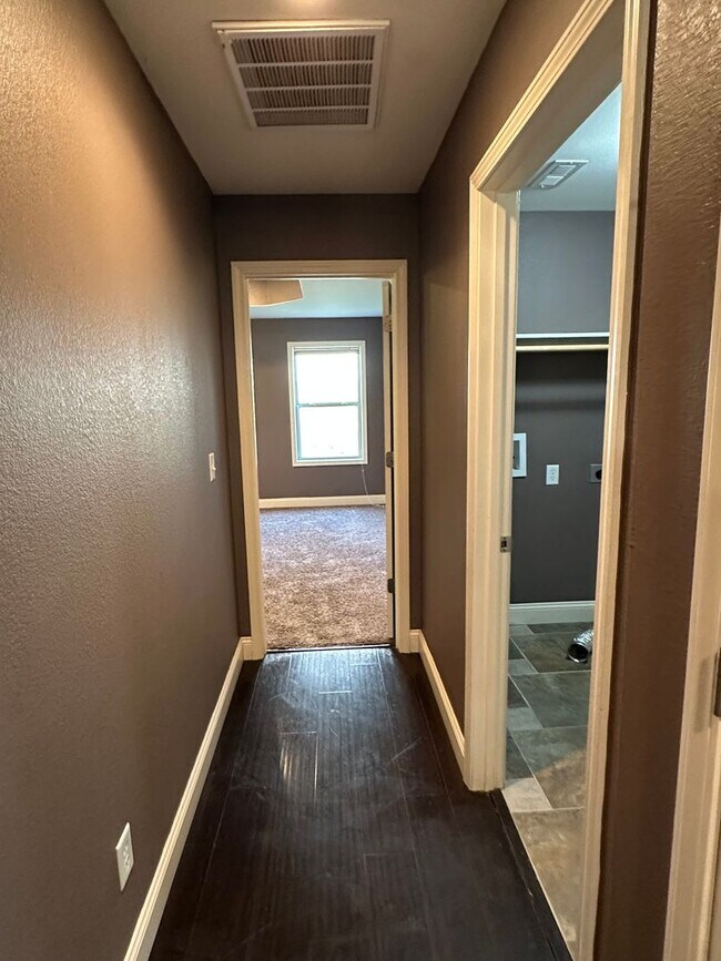 Building Photo - 4 Bed 2 Bath FOR RENT in Waynesville