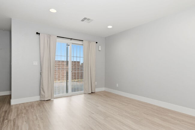 Building Photo - 8910 W Marble Light Ave