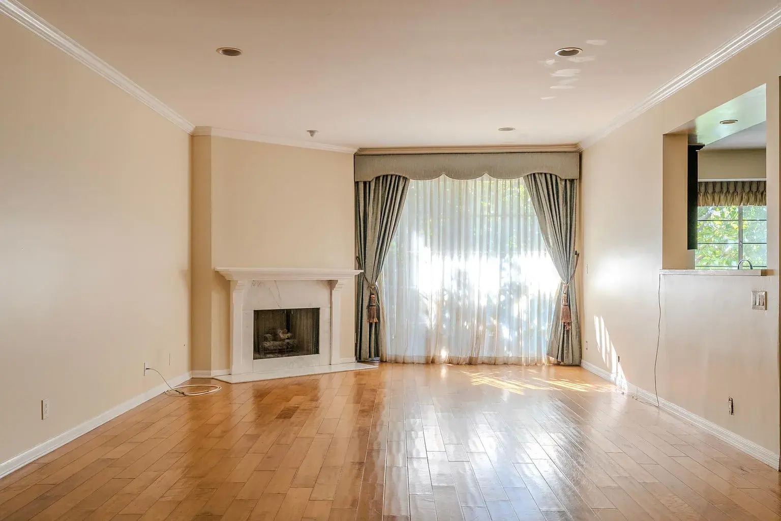 Building Photo - 1112 S Bedford Dr