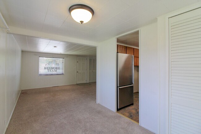 Building Photo - 1615 Stevens Dr