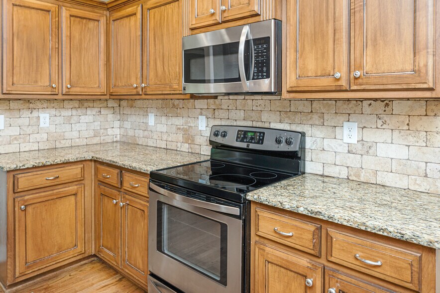 Building Photo - 12696 Alpine Cir