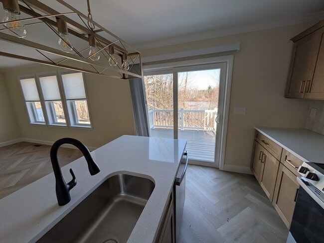 Building Photo - 778 S Main St