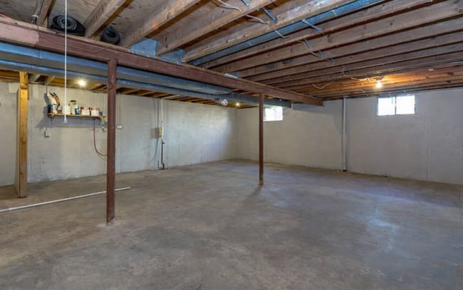 Building Photo - Welcome home to this updated 3 bedroom, 1 bath residence offering modern finishes!