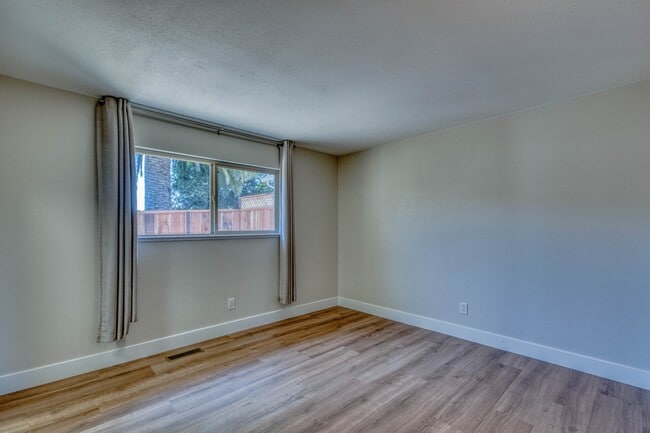 Building Photo - 3052 Eddy Cir