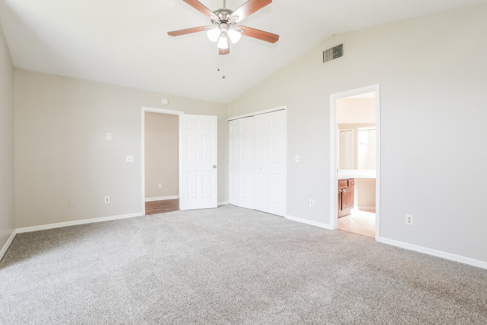 Building Photo - 8465 Rockridge Dr