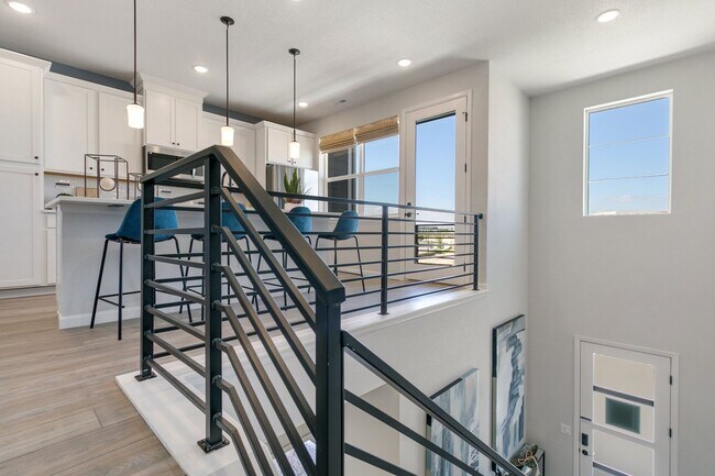 Building Photo - Newer 4 bed Townhome at The Commons at Vic...