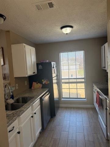 Building Photo - 604 Red Coat Ln