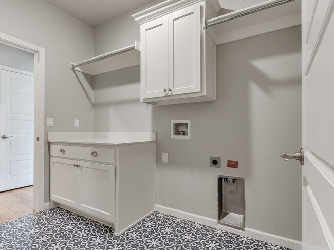 Building Photo - 8216 Crew Ln