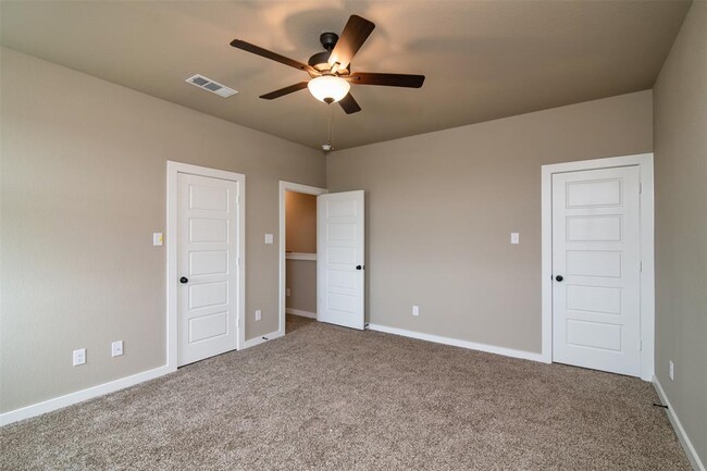 Building Photo - 600 Harvest Moon Dr