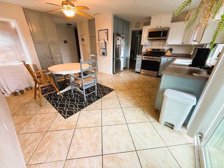 Building Photo - 5407 Rocking Horse Ln