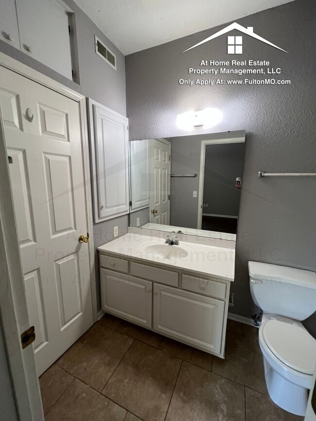 Building Photo - 997 Boulder Ct