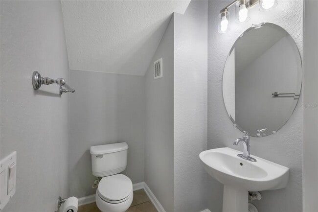 Building Photo - 12702 Salomon Cove Dr