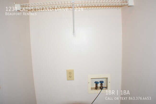 Building Photo - 1231 Ladys Island Dr
