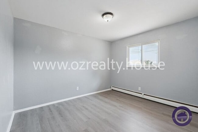 Building Photo - 1733 Christian Ave