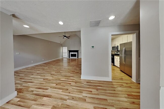 Building Photo - 566 Wine Cluster Ct