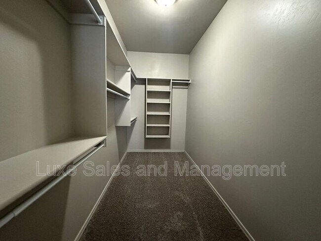 Building Photo - 1316 Garden Gate Dr