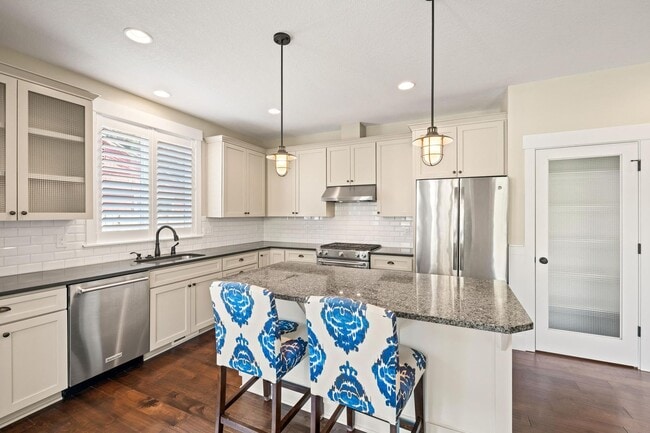 Building Photo - Spacious 4-Bedroom Dream Home – Perfect fo...