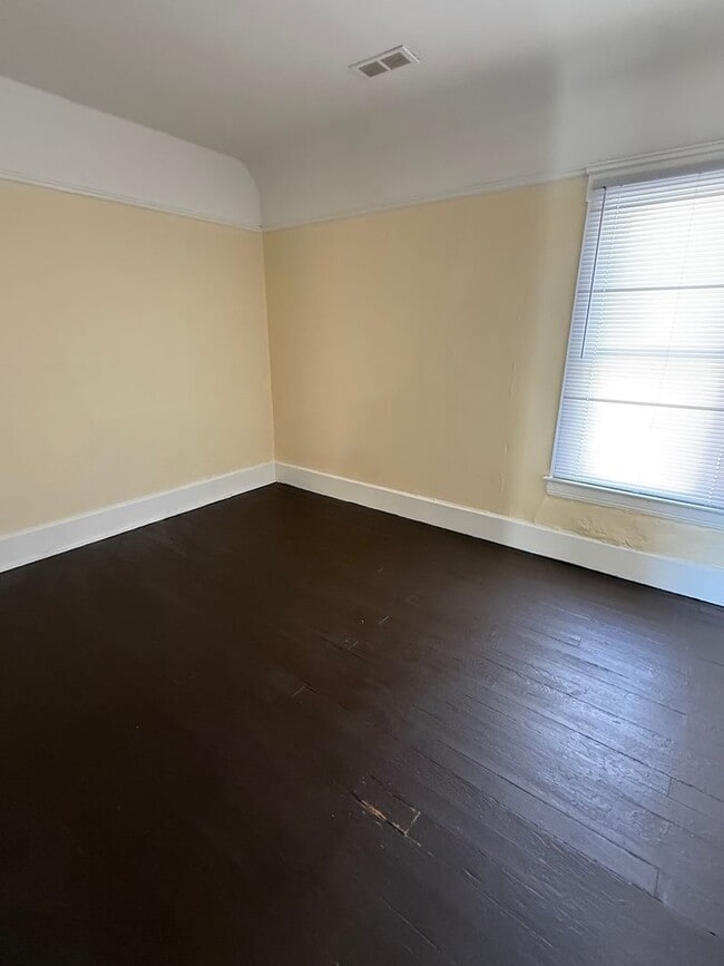 Building Photo - 1519-1525 Clark Ave