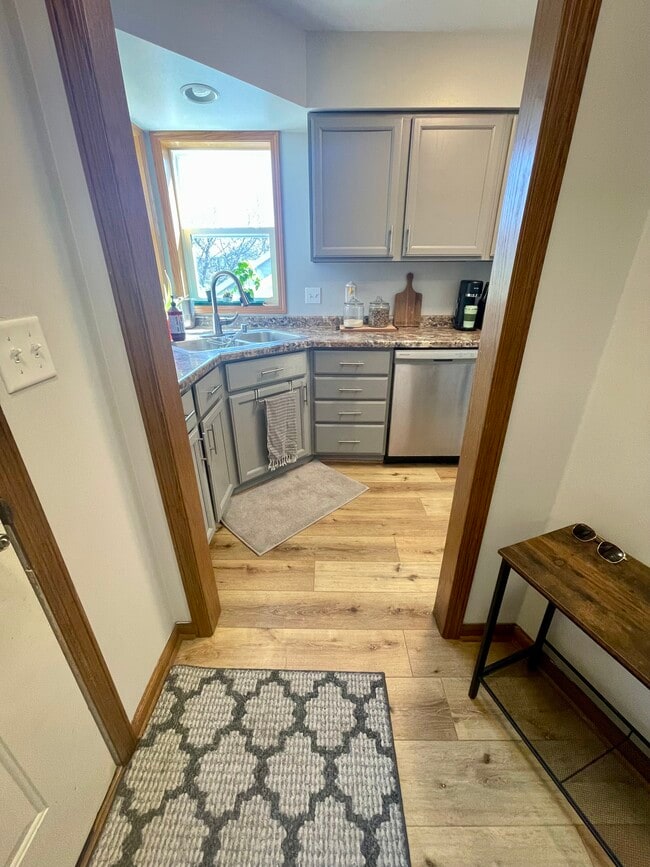 Building Photo - 3018 Maple Valley Dr