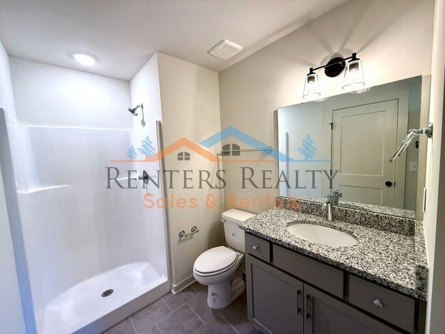 Building Photo - Modern Luxury Townhouse in the Heart of Huntsville