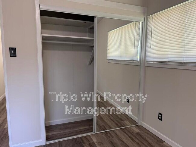 Building Photo - 765 Bobbins Ln