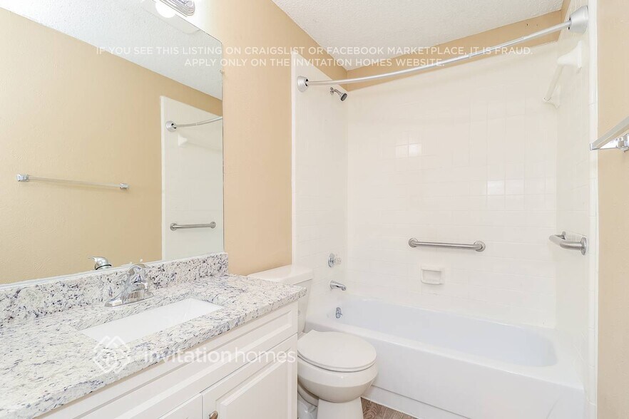 Building Photo - 3809 Wooddale Ct