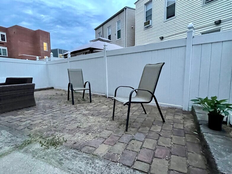 Patio - 216 Angelique St