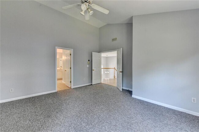 Building Photo - 2835 Crestmont Ct