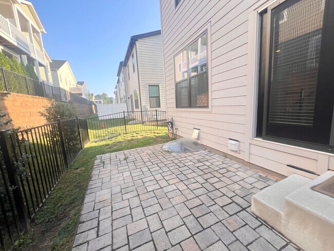 Building Photo - 1674 Delphi Dr