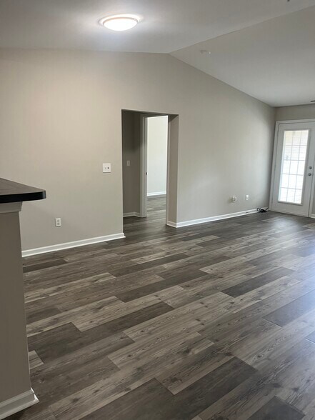 Building Photo - 3716 Cotswold Ave