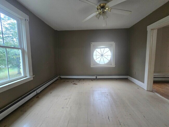 Building Photo - 9 Academy Ln