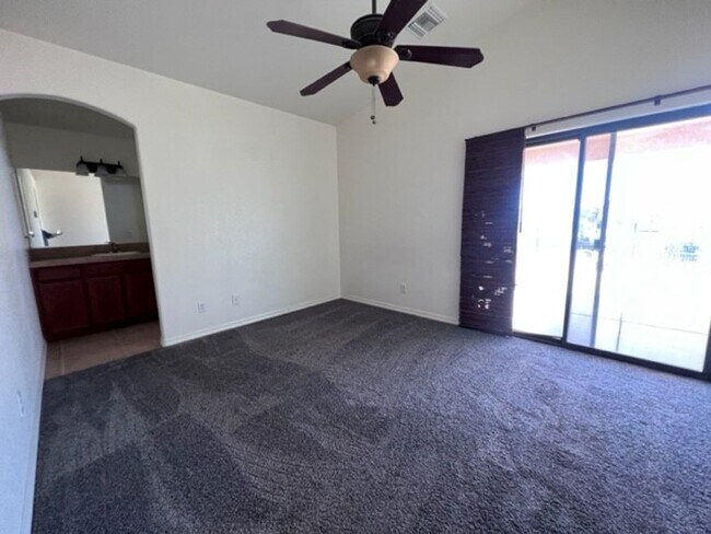 Building Photo - 3 Bedroom 2 bath Home Boat Deep Garage and RV parking Near Safeway