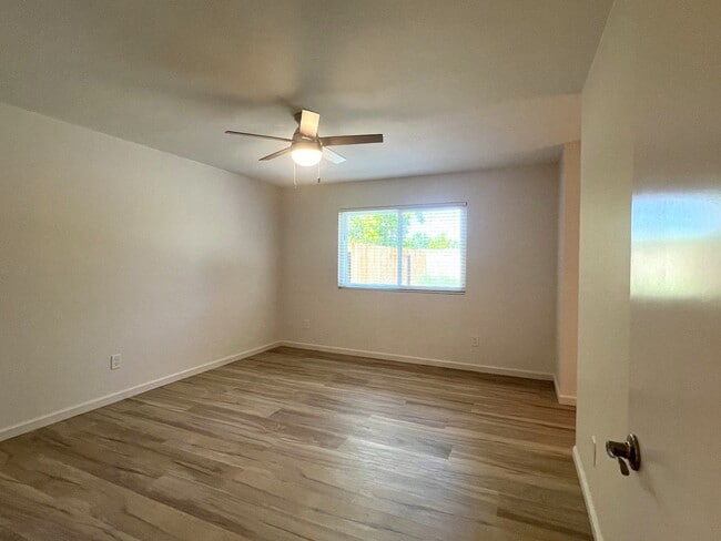 Building Photo - 107 Bond Ave