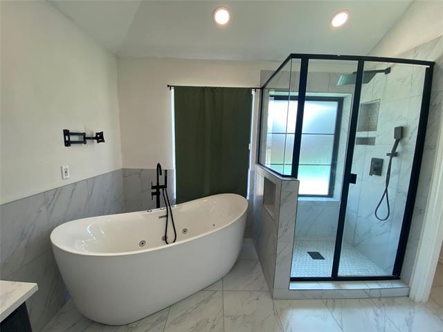 Building Photo - 3736 Solarium Pl