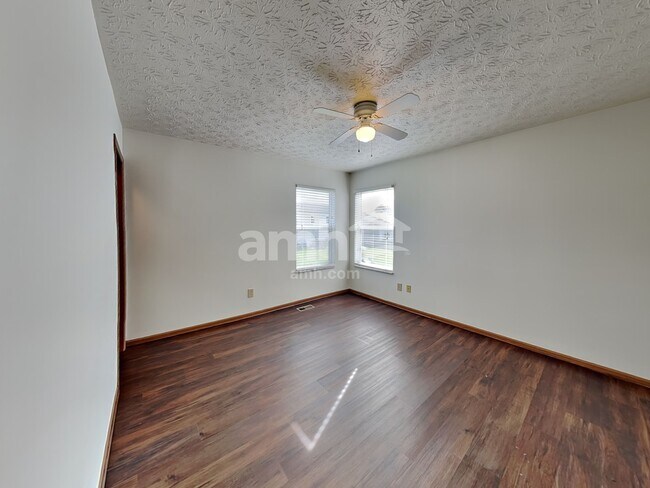 Building Photo - 3852 Winding Twig Dr