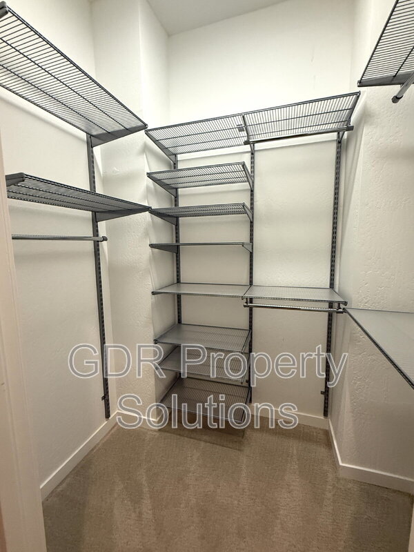 Building Photo - 3600 Central Ave SE