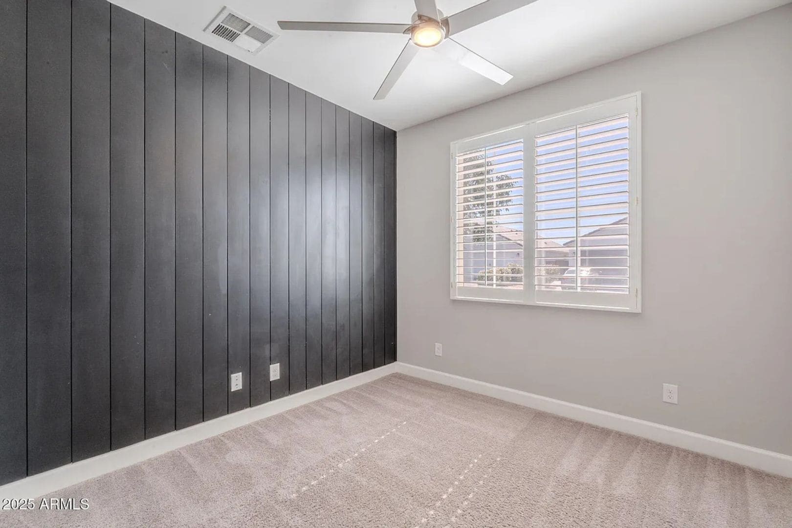 Building Photo - 598 Hazelnut Ln