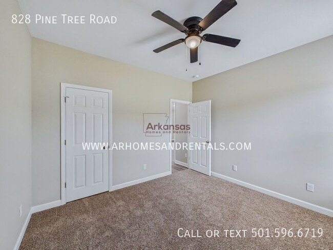 Building Photo - 828 Pine Tree Rd