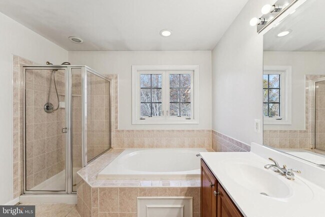 Building Photo - 12423 Falconbridge Dr