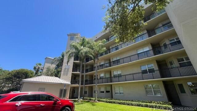 Building Photo - 26 Royal Palm Way
