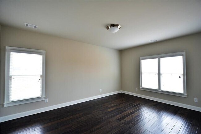 Building Photo - 7200 Grandview Overlook