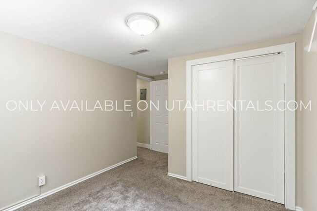 Building Photo - 611 E 350 N