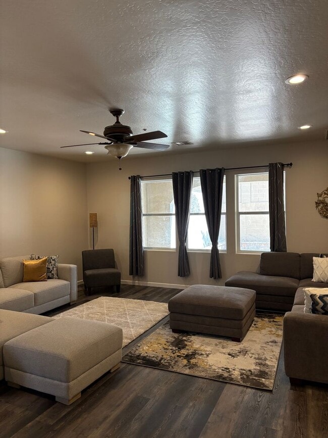 Building Photo - 1-Year Long-Term Rental
