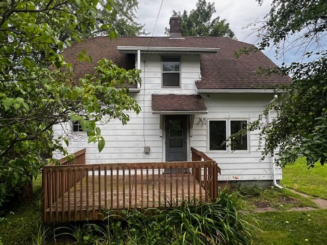 Building Photo - Duluth, MN - 2+ bed - 1 bath - Single Fami...