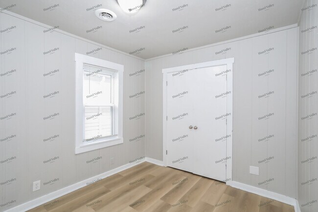 Building Photo - 2018 Howard Ave