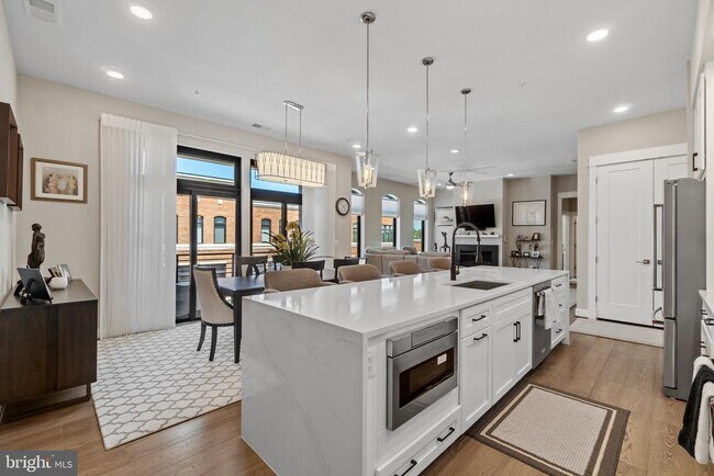 Building Photo - 5 Stationmaster St SE