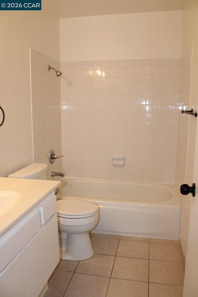 Building Photo - 2152 Blue Jay Cir