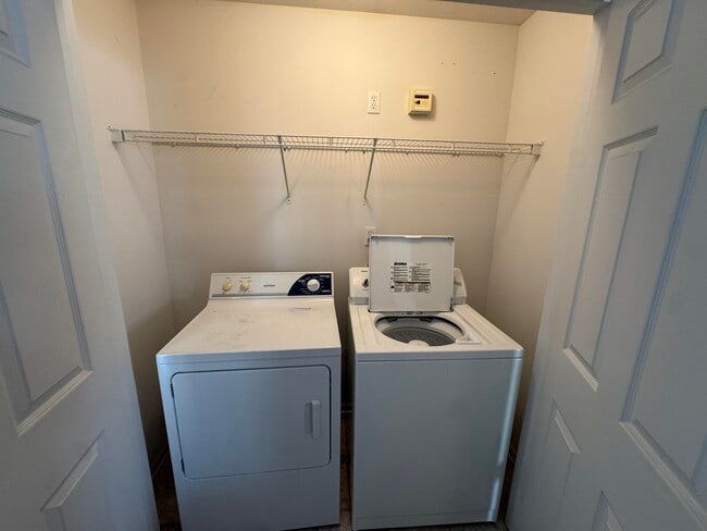 Building Photo - 3308 E St Charles Rd